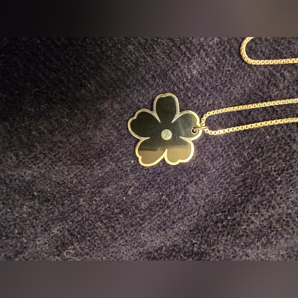 BURBERRY AUTHENTIC CHARM ON NECKLACE - Picture 2 of 3
